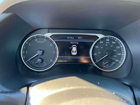 Certified 2025 Nissan Sentra SV image 24