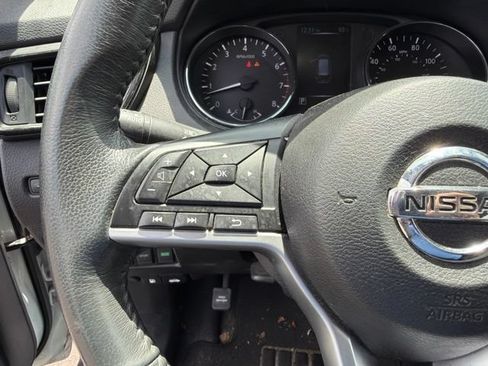 Used 2017 Nissan Rogue SV w/ Midnight Edition FWD image 17