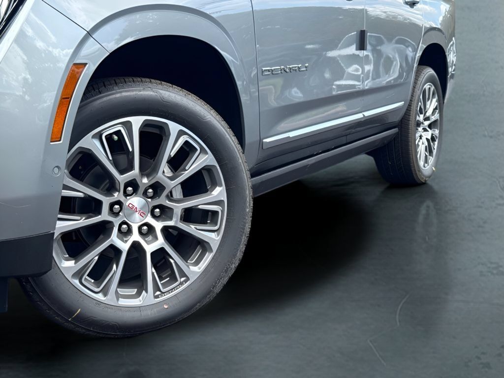 New 2026 GMC Yukon Denali w/ Sun & Power Step Package AWD/4WD image 2