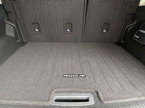 New 2026 Nissan Rogue SV FWD image 17