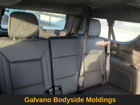 Used 2025 GMC Yukon XL Denali image 32