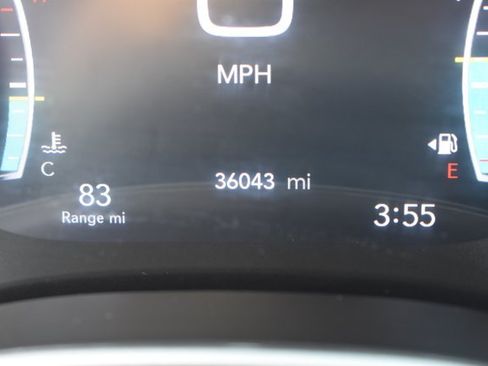 Used 2025 Chrysler Pacifica Select FWD image 24