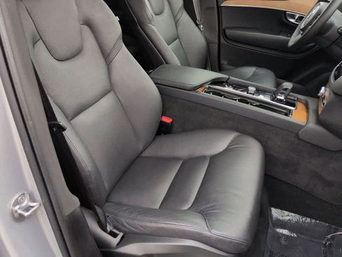 Used 2024 Volvo XC90 B5 Plus AWD/4WD image 23