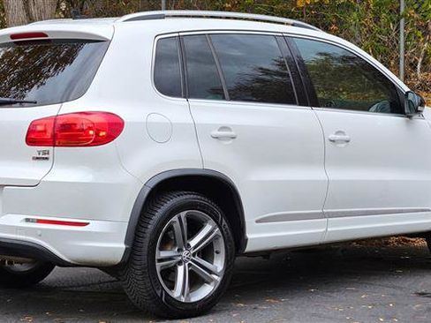 Used 2017 Volkswagen Tiguan Sport image 5
