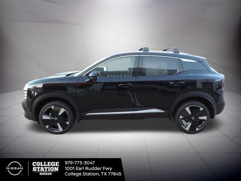 New 2026 Nissan Kicks SR image 7