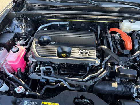 Used 2024 Toyota Crown Limited image 9