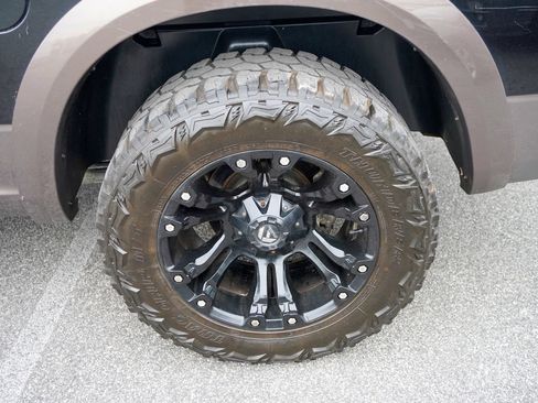 Used 2018 RAM 1500 Laramie w/ Convenience Group AWD/4WD image 33