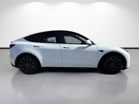 Used 2023 Tesla Model Y Performance AWD/4WD image 2