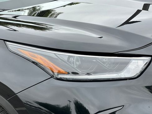 Used 2023 Toyota Highlander XSE AWD/4WD image 10
