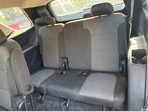 Used 2020 Chevrolet Traverse LT w/ LPO, Floor Liner Package AWD/4WD image 24