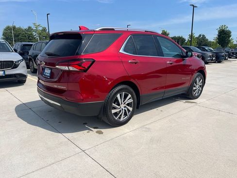 Used 2022 Chevrolet Equinox Premier AWD/4WD image 10
