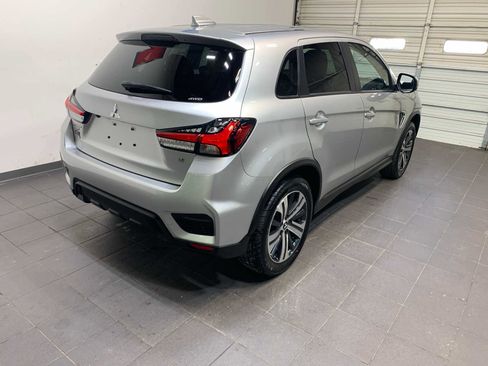 Used 2022 Mitsubishi Outlander Sport SE image 3
