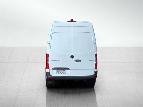 Used 2025 Mercedes-Benz Sprinter 2500 image 5