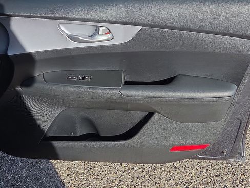 Used 2024 Kia Forte LXS image 14