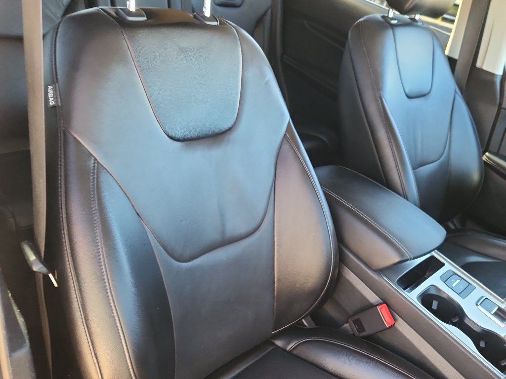 Used 2022 Ford Edge Titanium AWD/4WD image 16