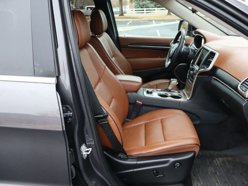 Used 2016 Jeep Grand Cherokee Summit w/ Platinum Series Group image 22