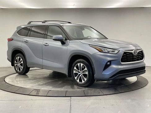 Used 2020 Toyota Highlander XLE image 9
