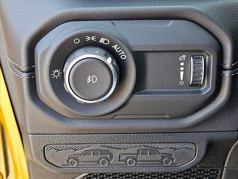 Used 2026 Jeep Wrangler Unlimited Rubicon AWD/4WD image 11