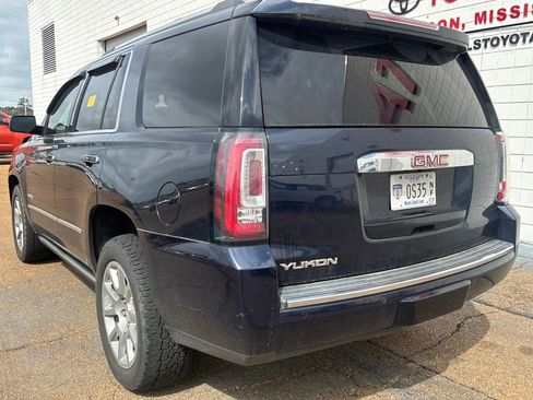 Used 2017 GMC Yukon Denali image 3