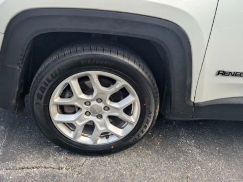 Used 2018 Jeep Renegade Latitude image 9