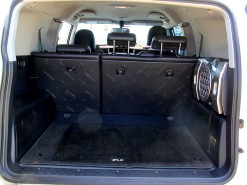 Used 2010 Toyota FJ Cruiser 4WD image 20