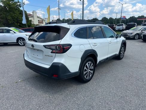 Used 2023 Subaru Outback Premium AWD/4WD image 5