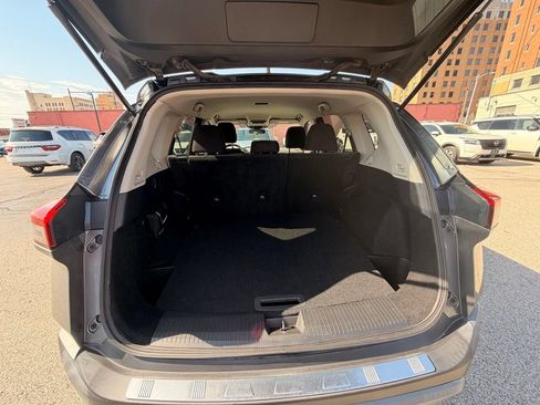 Used 2021 Nissan Rogue SV FWD image 5