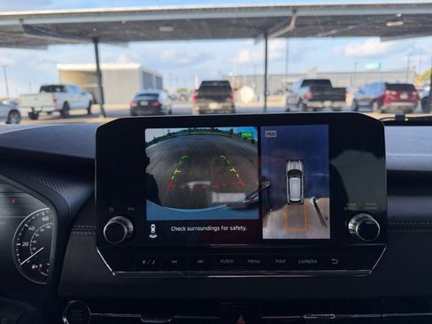 Used 2024 Mitsubishi Outlander SE image 16