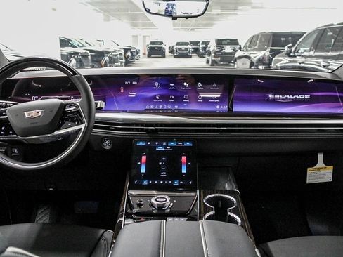 New 2026 Cadillac Escalade Luxury image 13
