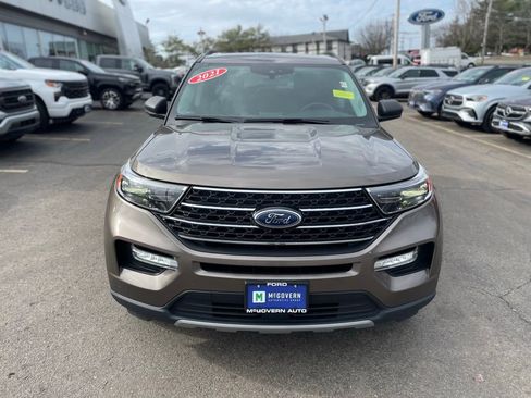 Used 2021 Ford Explorer XLT w/ Equipment Group 202A AWD/4WD image 9