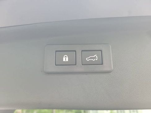 Used 2025 Subaru Outback Premium w/ Popular Package #1 AWD/4WD image 33