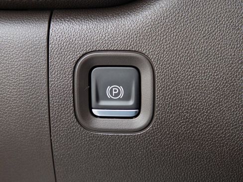 Used 2020 GMC Sierra 3500 Denali w/ Denali Ultimate Package image 29