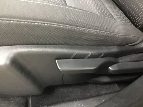 Used 2025 Chevrolet Equinox LT AWD/4WD image 7