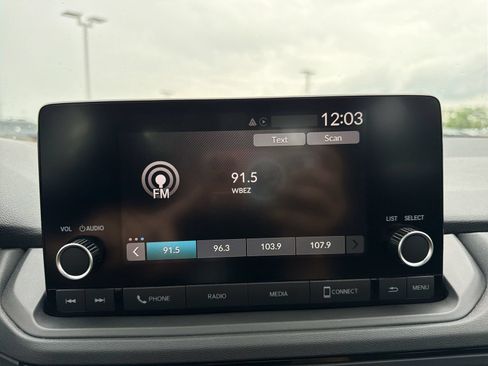 Used 2025 Honda Accord SE image 17