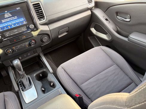 Used 2023 Nissan Frontier SV w/ Technology Package RWD image 17