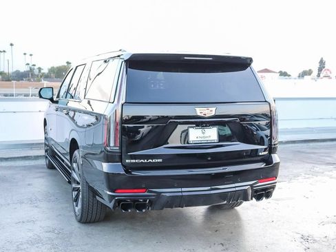 Used 2026 Cadillac Escalade ESV V AWD/4WD image 7