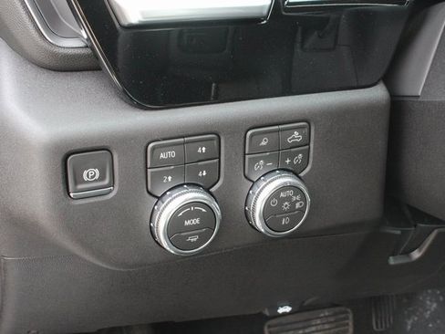 New 2026 GMC Sierra 3500 SLT w/ SLT Premium Package image 22