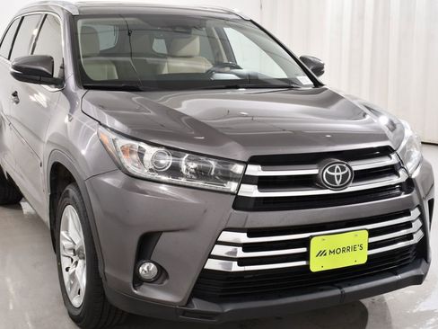 Used 2017 Toyota Highlander Limited FWD image 4