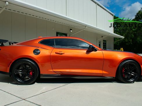 Used 2022 Chevrolet Camaro ZL1 RWD image 6