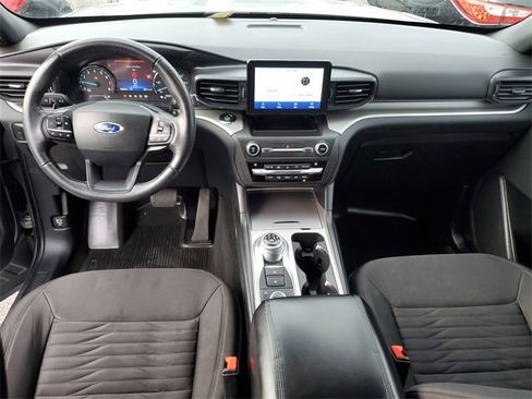 Used 2020 Ford Explorer XLT image 7
