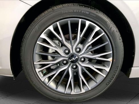 Used 2022 Kia Forte GT-Line w/ GT-Line Premium Package FWD image 9