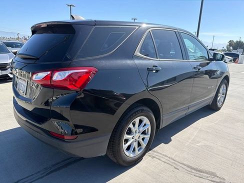 Used 2019 Chevrolet Equinox LS FWD image 2