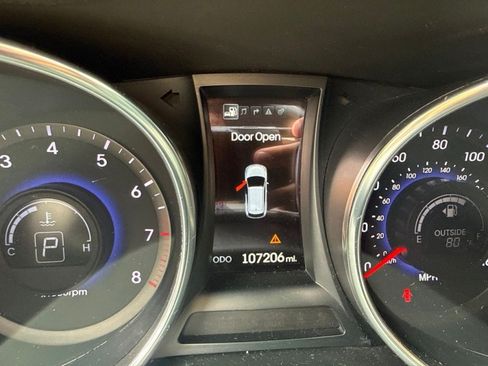 Used 2015 Hyundai Santa Fe Limited w/ Option Group 04 FWD image 17