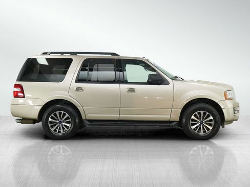 Used 2017 Ford Expedition XLT w/ Equipment Group 202A image 6