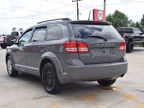 Used 2019 Dodge Journey SE FWD image 5