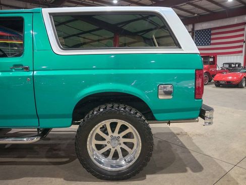 Used 1995 Ford Bronco XLT AWD/4WD image 5