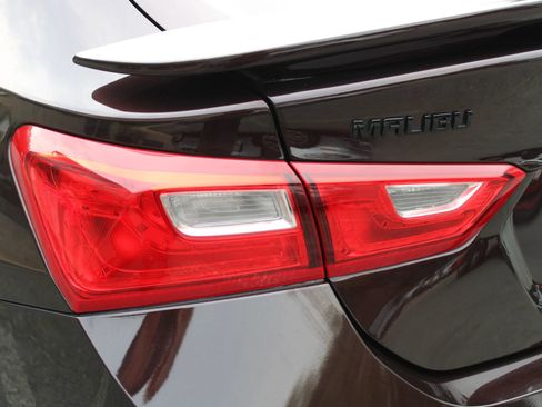 Used 2021 Chevrolet Malibu RS FWD image 21