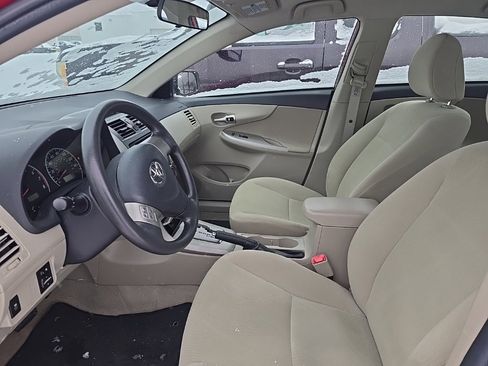 Used 2013 Toyota Corolla LE image 5