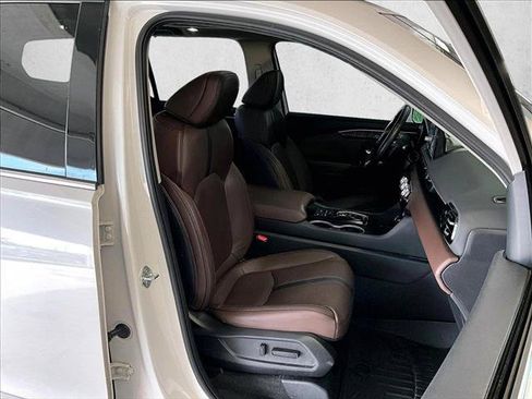 Used 2023 Honda Pilot Elite image 9