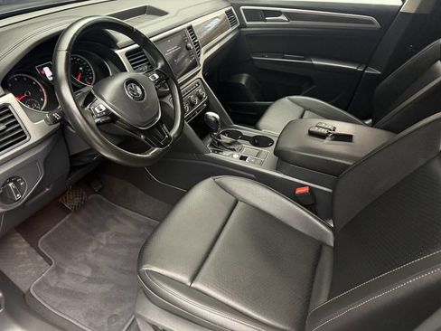 Used 2019 Volkswagen Atlas SE w/ Panoramic Sunroof Package image 11
